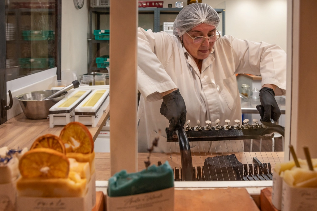 Reportage photo métier - savonnerie artisanale – Cépia Photographie